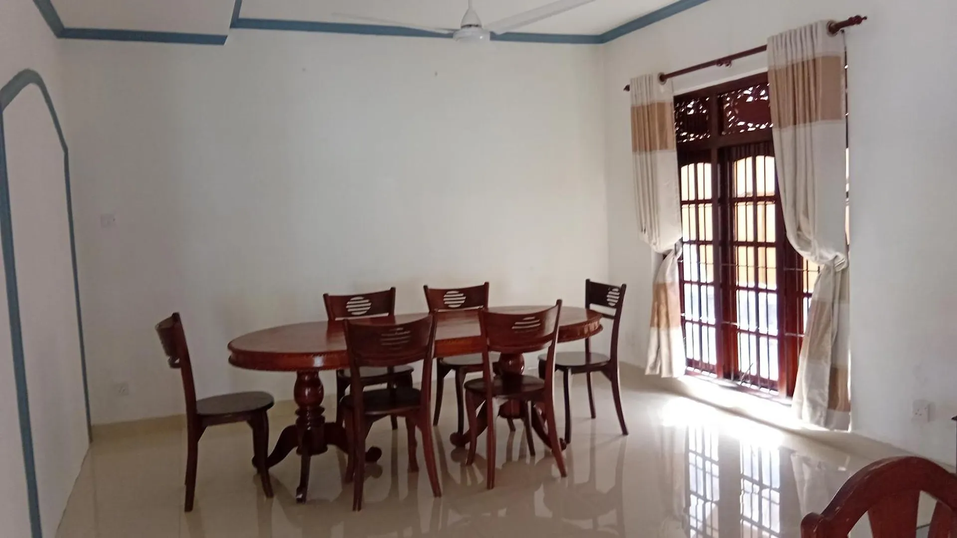 Nest Hostel Negombo