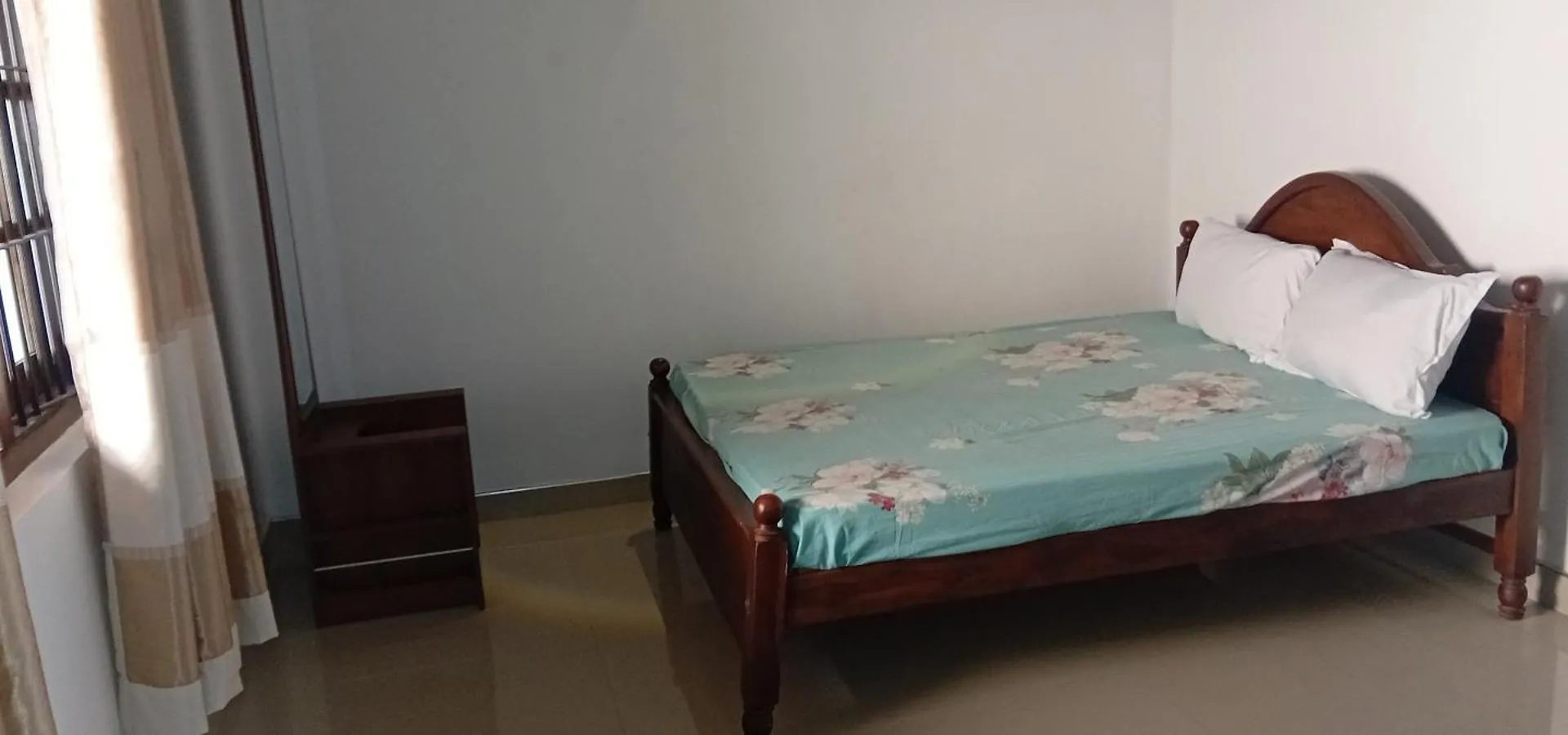 Nest Hostel Negombo
